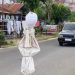 Hati-hati ke Objek Wisata Lembah Harau, Ada ‘Pocong’ di Badan Jalan