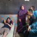 Peduli Masyarakatnya yang Menderita Lumpuh, Bupati Sijunjung Benny Dwifa Beri Bantuan
