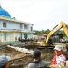 Goro di Masjid Nurul Falah Sungayang, Bupati Eka Putra Turunkan Alat Berat