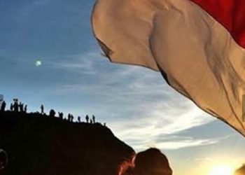 Puisi Faaiz Naufal Syahputra: “Peluh Pertiwi Langit Merah Putih”