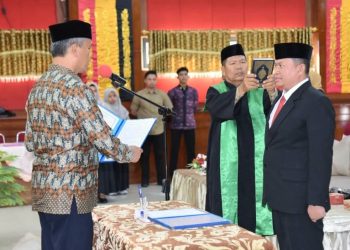 Roberia Lantik Mursalim Jadi Penjabat Sekretaris Daerah Kota Pariaman
