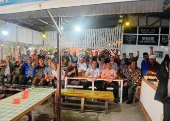 Pendiri dan Inisiator PAN Padang Kembali Gelar Silaturahmi Diiringi dengan Balanjuang Durian