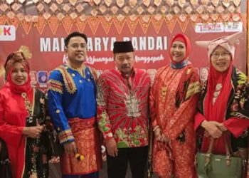 Bupati Agam Andri Warman Apresiasi Pertunjukan “Mahakarya Randai III Kisah Perjuangan Siti Manggopoh”