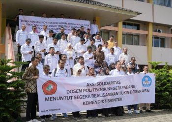 Dosen Politeknik Negeri Padang Gelar Aksi Solidaritas Tuntut Segera Realisasikan Tukin Dosen ASN Kemendiktisaintek