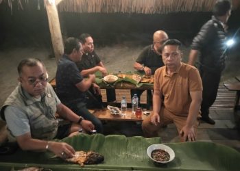 “Welcome Dinner” di Pantai Mapadegat Tua Pejat, BPI KPNPA RI Sumbar Dijamu Menu Ikan Bakar Gabua