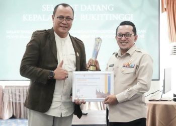 Bupati Tanah Datar Terima Penghargaan dari KPPN