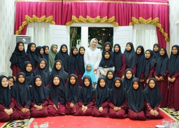 Bupati Dharmasraya Annisa Gelar Buka Puasa Bersama Ninik Mamak, Tokoh Masyarakat dan Anak Yatim