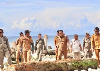 Tingkatkan Konektivitas Antar Pulau, Bupati Mentawai Tinjau Rencana Pembangunan Dermaga di Dusun Sao Sipora Selatan