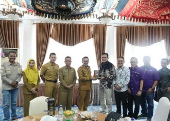 PT Pegadaian Serahkan Bantuan Rp86 Juta untuk Perbaiki Dam yang Rusak Akibat Bencana di Tanah Datar