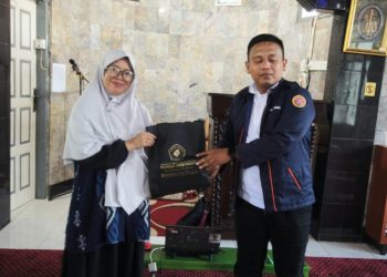Tim PKM Jurusan Bahasa Inggris PNP Beri Pelatihan Content Writing pada Karang Taruna Aster Biru Parak Laweh Lubeg
