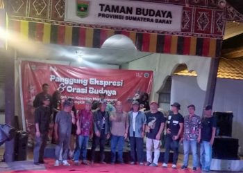Panggung Ekspresi & Orasi Budaya FPS Sumbar: “Bapisah Bukannyo Bacarai”