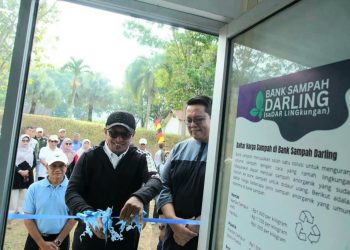 Bupati Eka Putra Resmikan Bank Sampah Dukung Program Tanah Datar Bersih