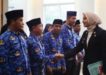 Bupati Dharmasraya Annisa Lantik 18 Pejabat Administrator dan Pengawas
