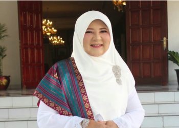 Dinilai Angkat Marwah Padusi Minang, Nevi Zuairina Dianugerahi “Limpapeh Achievement Award”