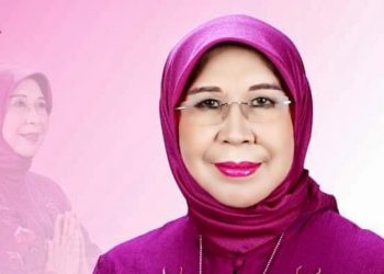 Emma Yohanna Dianugerahi “Limpapeh Achievement Award”, Perjuangannya Jadi Inspirasi Padusi Minang