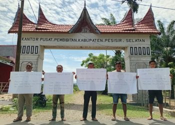 Warga Linggo Sari Baganti Desak Bupati Pesisir Selatan Realisasikan Sarana Olahraga
