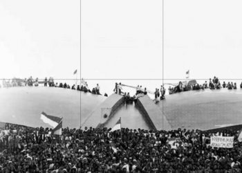 Puisi Era Nurza: Suara dari Luar Gedung DPR RI