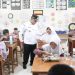 Bupati Agam Tinjau Program Makan Bergizi Gratis di SDN 08 Kubang Duo Koto Panjang