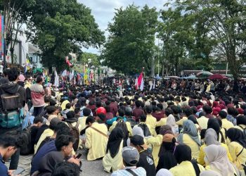 Puisi Era Nurza: Suara Menyala di Jalan Raya