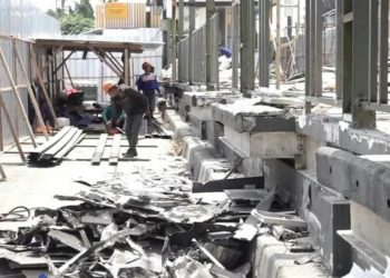 Kementerian PU Mulai Perbaiki Dua JPO yang Rusak Akibat Demo di Jakarta