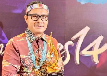 Bupati Kepulauan Mentawai Terima Penghargaan Daerah Peduli Inovasi Ekonomi Kreatif