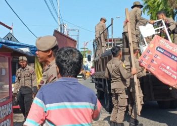 Satpol PP Padang Gencar Lakukan Pengawasan dan Penertiban PKL yang Melanggar Aturan