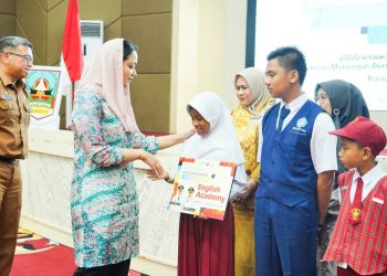 Bupati Annisa Launching Program Beasiswa Dharmasraya Juara 2025