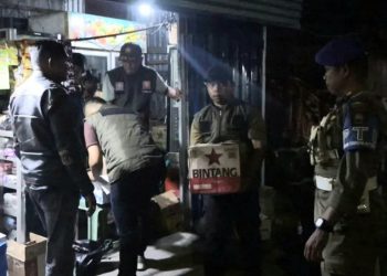 Tidak Kantongi Izin Edar, Satpol PP Padang Amankan Minuman Beralkohol