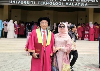 Diwisuda di UTM Malaysia, Ir Haji Elfi Datuk Tumanggung Sati Resmi Menyandang Gelar Doktor