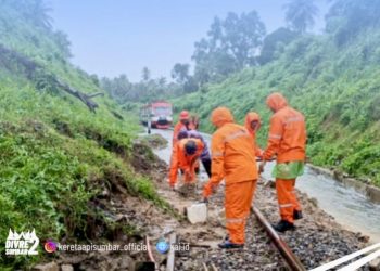 Dampak Luapan Banjir, KAI Divre II Sumbar Sementara Lakukan Pengalihan Lintas Perjalanan Kereta Api