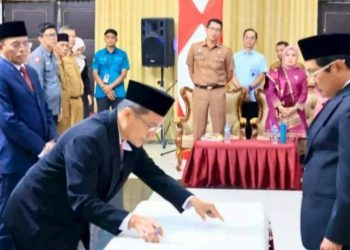 Lantik Pejabat Eselon II, Bupati JKA: Tak Ada Ruang untuk Bekerja Setengah Hati