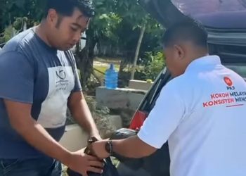 Anggota DPRD Pessel Nasrul Terjun Langsung Bantu Warga Korban Terdampak Banjir