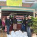Alumni FH UBH Serahkan Bantuan Paket Sembako untuk 27 KK Terdampak Banjir Bandang di Lapau Mungu Lubuk Tempurung Kuranji