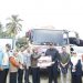 Wabup Leli Arni Serahkan Langsung Bantuan dari Masyarakat Dharmasraya ke Tanah Datar