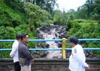 Bupati Eka Putra Tinjau Sabo Dam di Pasie Laweh, Pastikan Kondisi Aman