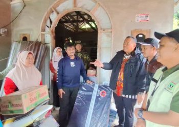 Pemko Pariaman Serahkan Bantuan untuk Warga Terdampak Bencana Banjir di Kecamatan Pariaman Utara
