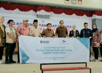 PT Garuda Indonesia Salurkan Bantuan untuk Korban Banjir dan Longsor di Kabupaten Agam