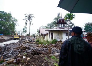 Bupati Tanah Datar Turunkan Alat Berat untuk Normalisasi Sungai Muaro Samuik Batipuah Selatan