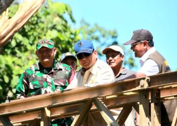 Tinjau Sejumlah Lokasi Terdampak Bencana Sumbar, Presiden Prabowo Resmikan Jembatan Bailey Padang Mantuang di Padang Pariaman