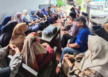 Pensiunan RRI Padang Takziah ke Rumah Almarhum Mantan Ketua PP RRI Padang Haji “Alex” Lincoln