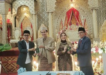 Akad Nikah Ibnu & Silvi di Painan Convention Center (PCC) Berlangsung dengan Khidmat