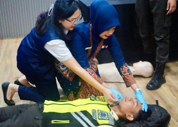Sambut Angkutan Lebaran 2026, KAI Divre II Sumbar Gelar Penyuluhan Manajemen Kelelahan dan Pelatihan P3K bagi Pekerja