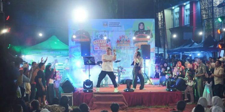 Bazaar Dharmasraya Membludak, Ribuan Warga Padati Halaman Kantor Bupati