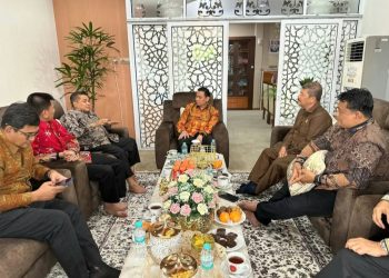 Bupati Agam Benni Warlis Silaturahmi dengan Wakil Walikota Pekanbaru Markarius Anwar