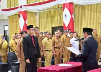 Lantik Hendra Aswara Sebagai Pj Sekdakab Padang Pariaman, Bupati JKA: Sekda Sebagai Motor Penggerak Birokrasi