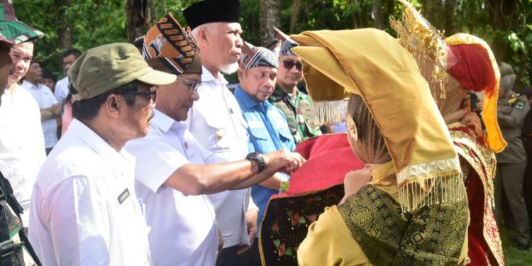 Buka TMMD ke 128 di Padang Pariaman, Gubernur Mahyeldi: Tumbuhkan Semangat Kebersamaan dan Gotong Royong