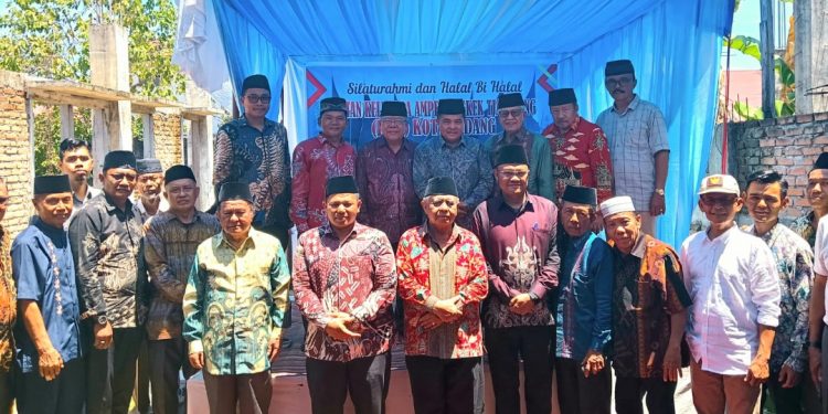 Hadiri HBH Warga Ampek Angkek Canduang Kota Padang, Bupati Benni Warlis Jelaskan Program Nagari Creative Hub Berbasis Masjid