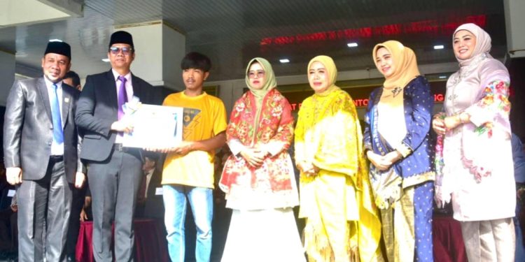 Selamatkan Lansia Nyaris Hanyut di Sungai, Bupati JKA Apresiasi Aksi Heroik Kadri Maiwansyah