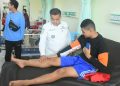 Bupati Agam Benni Warlis Kunjungi Korban Longsor Sungai Landia yang Dirawat di RSAM Achmad Mochtar