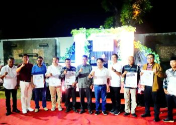 Event Pacu Kudo Berlangsung Sukses, Bupati JKA Bubarkan Kepanitiaan dan Serahkan Hadiah Lomba Foto Padang Pariaman Pacu Kudo 2026